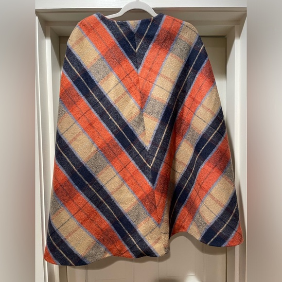 ModCloth Tartan Cape - Picture 4 of 5